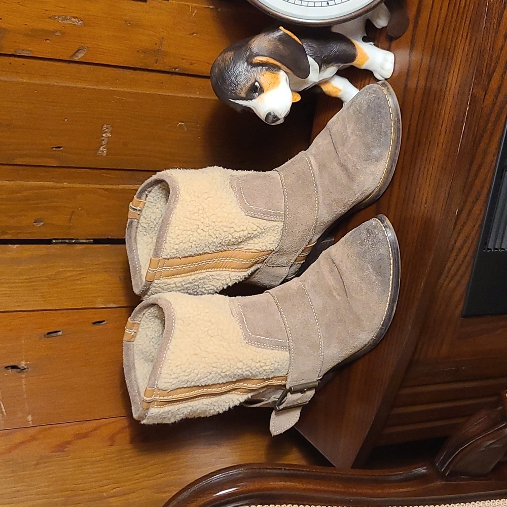 Kelsi Dagger Tempest Suede Shearling Bootie size 7m